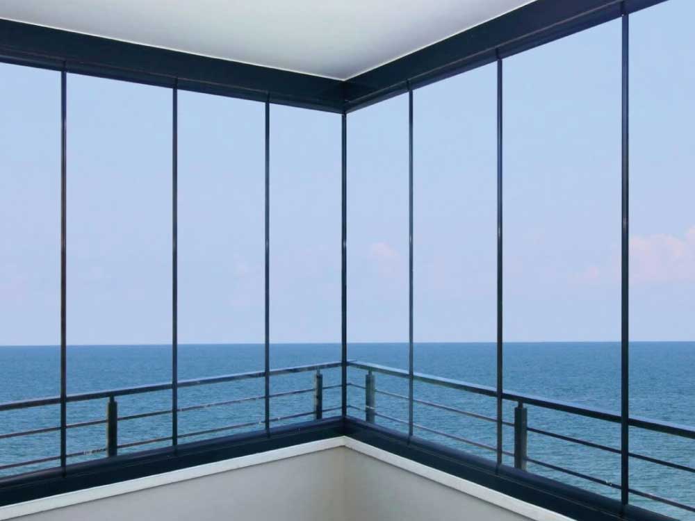 Cam Balkon